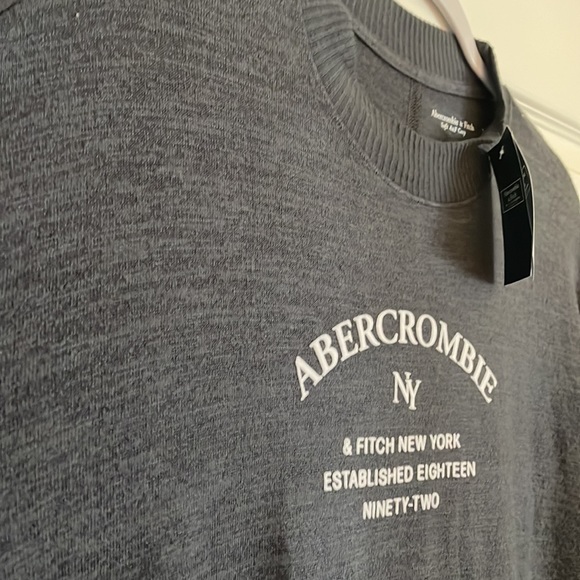 Abercrombie & Fitch Soft A&F Cozy Long sleeve t-shirt - Small - Picture 3 of 6